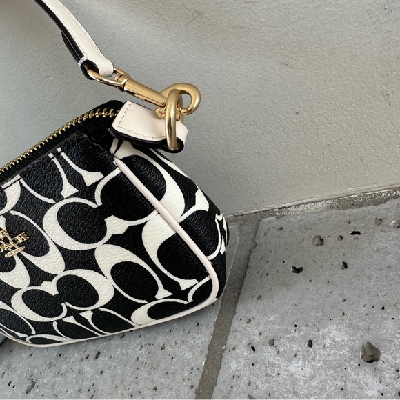 NWT Coach Nolita 15 In Signature Canvas - Picture 3 of 11